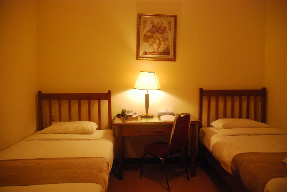 Pacific Crown Hotel Honiara Dış mekan fotoğraf