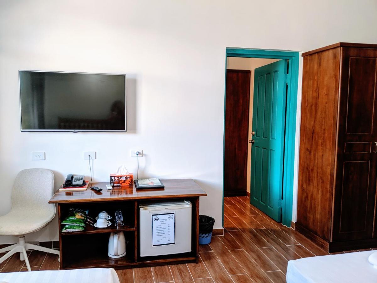 Pacific Crown Hotel Honiara Dış mekan fotoğraf